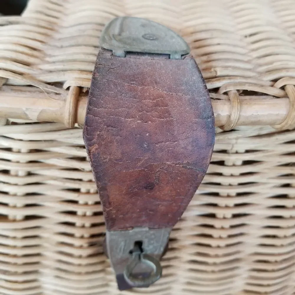 VTG Fly Fishing Creel Wicker & Leather Basket Fish Shape Buckle Cabin Decor 12x8